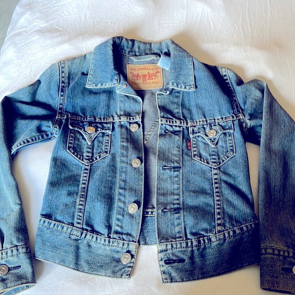 Levi’s iconic jacket. Owned since 2002. Excellent condition.